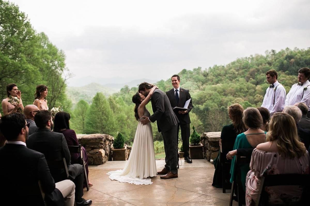 Discovering the Charm of west virginia wedding venue