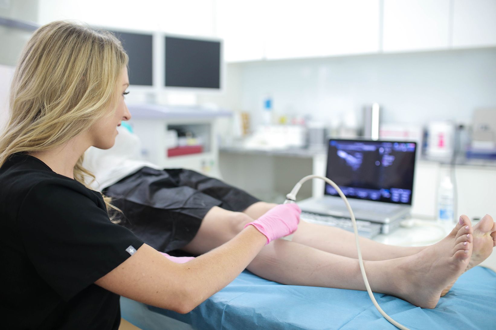 Advantages of Consulting a Varicose Vein Specialist: Are You in Need of Expert Care?